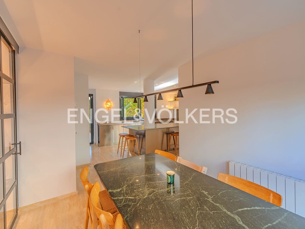 6 sypialnia Willa na sprzedaż w Miasto Alicante / Alacant z basenem garażem - 1 395 000 € (Ref: 9354495)