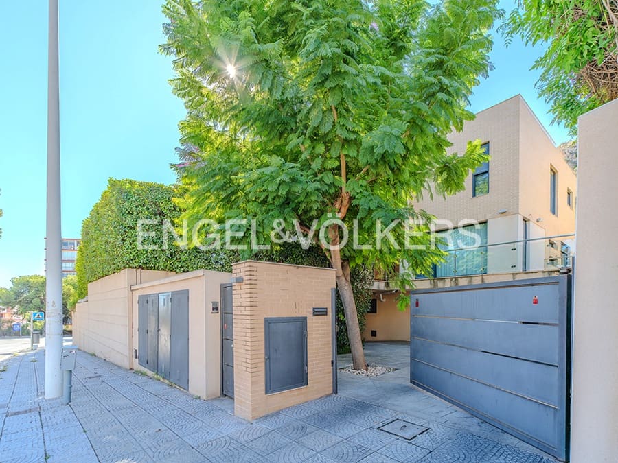 6 sypialnia Willa na sprzedaż w Miasto Alicante / Alacant z basenem garażem - 1 395 000 € (Ref: 9354495)