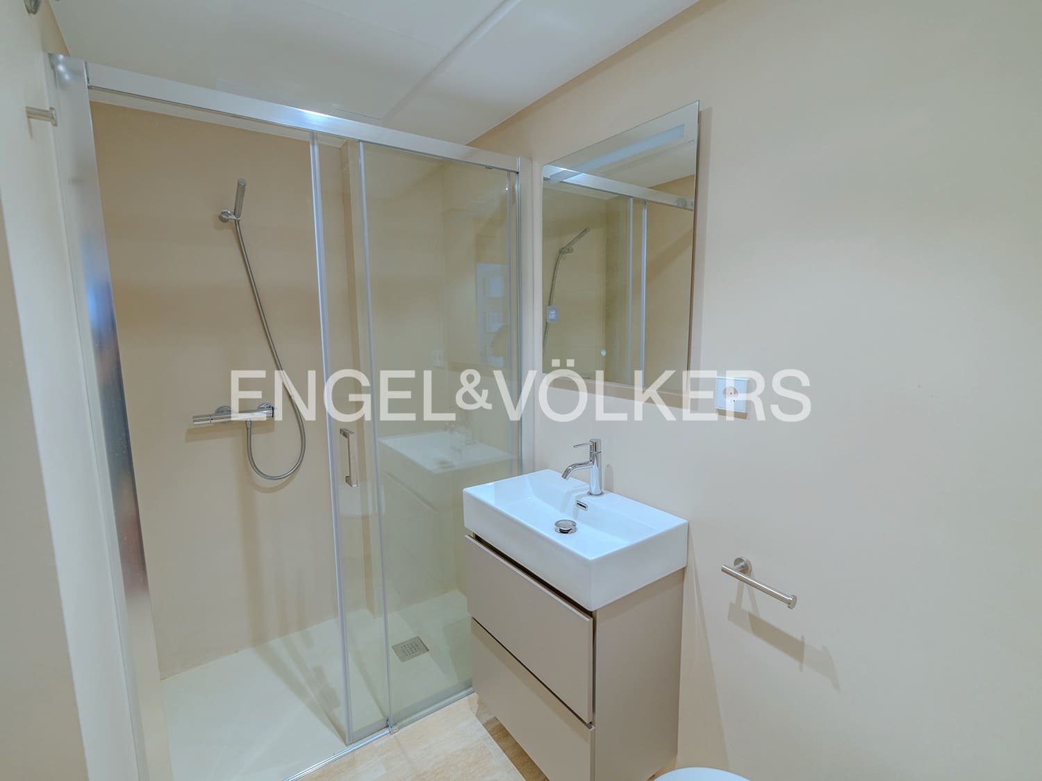 6 sypialnia Willa na sprzedaż w Miasto Alicante / Alacant z basenem garażem - 1 395 000 € (Ref: 9354495)