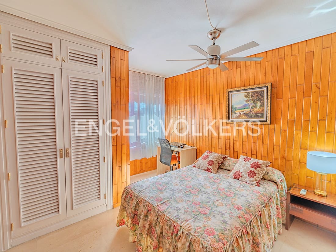 Leilighet til salgs i Alicante by - € 265 000 (Ref: 9378102)