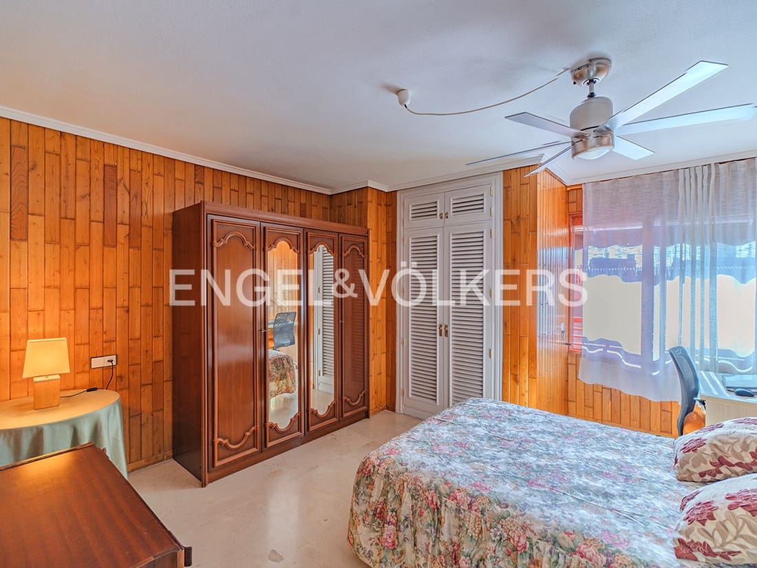 Leilighet til salgs i Alicante by - € 265 000 (Ref: 9378102)