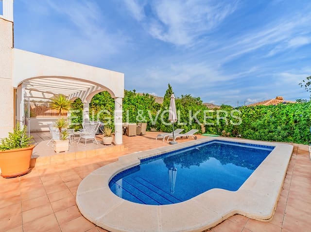 3 bedroom Villa for sale in El Campello with pool garage - € 569,000 (Ref: 9383736)