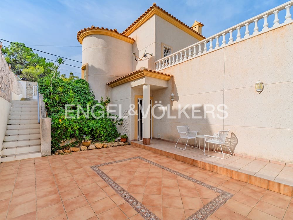 3 camera da letto Villa in vendita in El Campello con piscina garage - 569.000 € (Rif: 9383736)