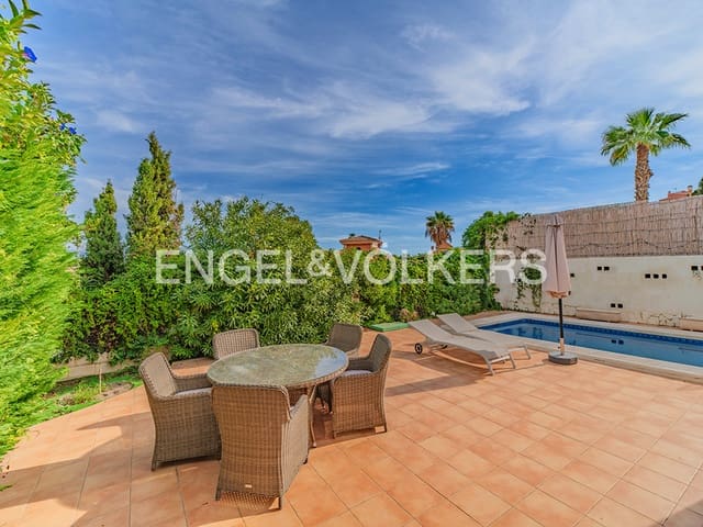 3 bedroom Villa for sale in El Campello with pool garage - € 569,000 (Ref: 9383736)