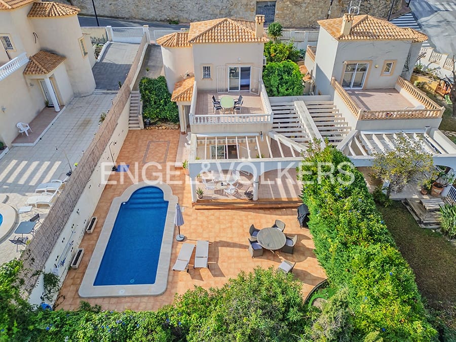 3 camera da letto Villa in vendita in El Campello con piscina garage - 569.000 € (Rif: 9383736)