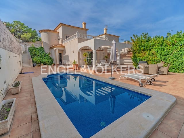 3 bedroom Villa for sale in El Campello with pool garage - € 569,000 (Ref: 9383736)