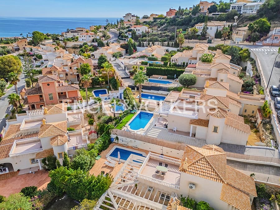 3 camera da letto Villa in vendita in El Campello con piscina garage - 569.000 € (Rif: 9383736)