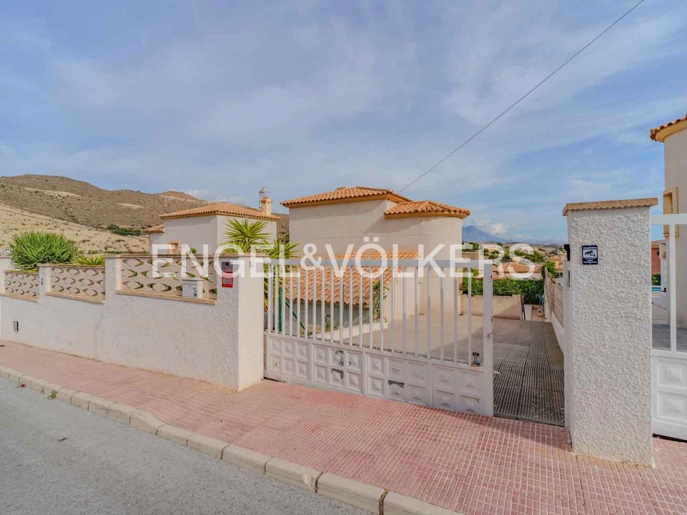 3 camera da letto Villa in vendita in El Campello con piscina garage - 569.000 € (Rif: 9383736)