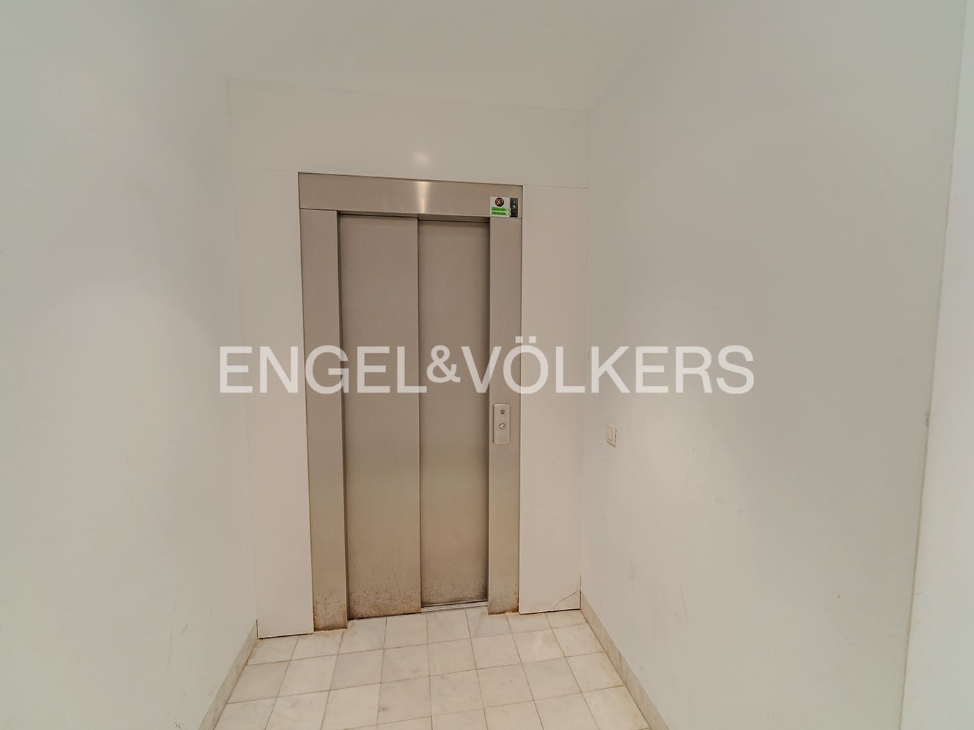 2 slaapkamer Appartement te koop in Alicante stad met garage - € 375.000 (Ref: 9394233)