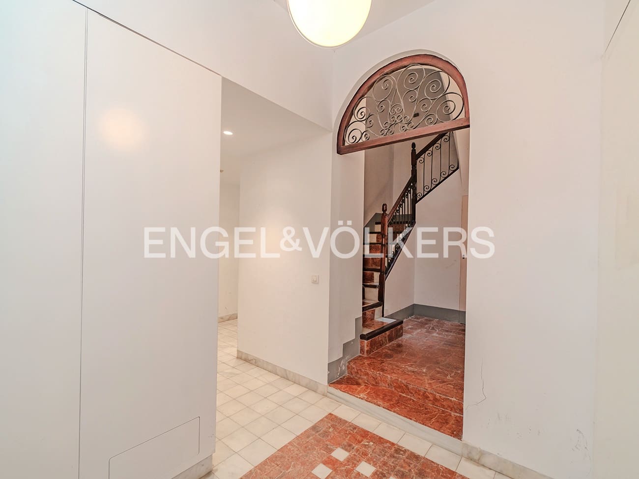 2 slaapkamer Appartement te koop in Alicante stad met garage - € 375.000 (Ref: 9394233)