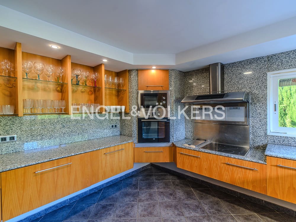 Chalet de 5 habitaciones en Muchamiel / Mutxamel en venta con piscina garaje - 760.000 € (Ref: 9396542)