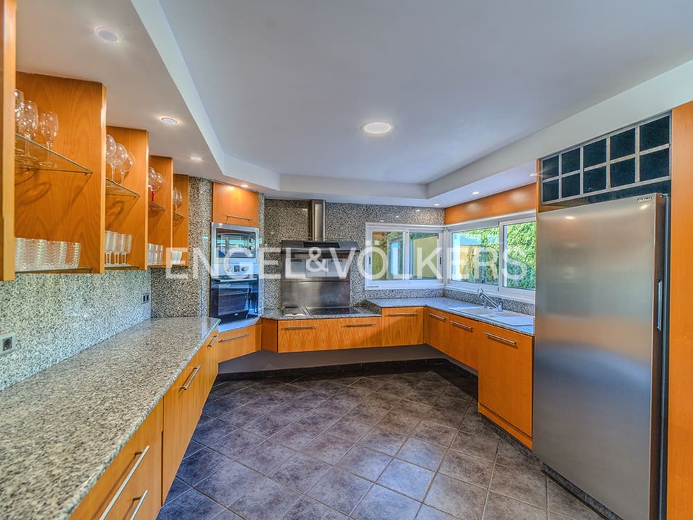 Chalet de 5 habitaciones en Muchamiel / Mutxamel en venta con piscina garaje - 760.000 € (Ref: 9396542)