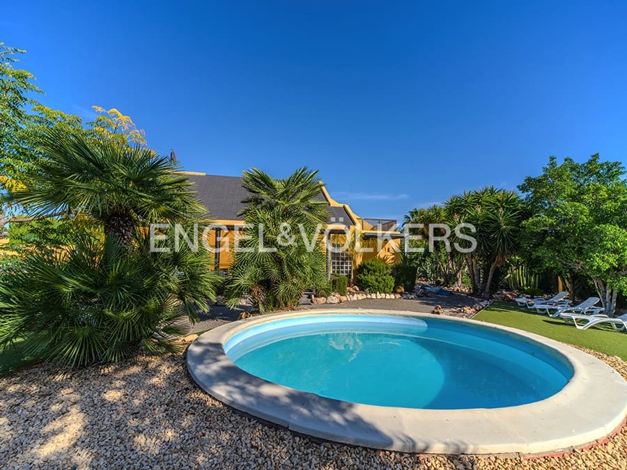 Chalet de 5 habitaciones en Muchamiel / Mutxamel en venta con piscina garaje - 760.000 € (Ref: 9396542)