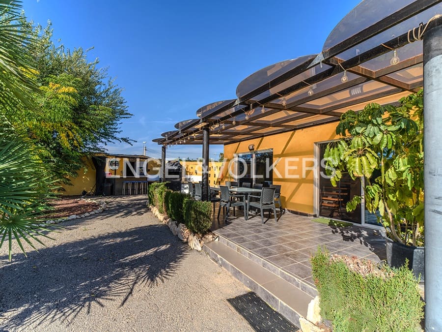 Chalet de 5 habitaciones en Muchamiel / Mutxamel en venta con piscina garaje - 760.000 € (Ref: 9396542)