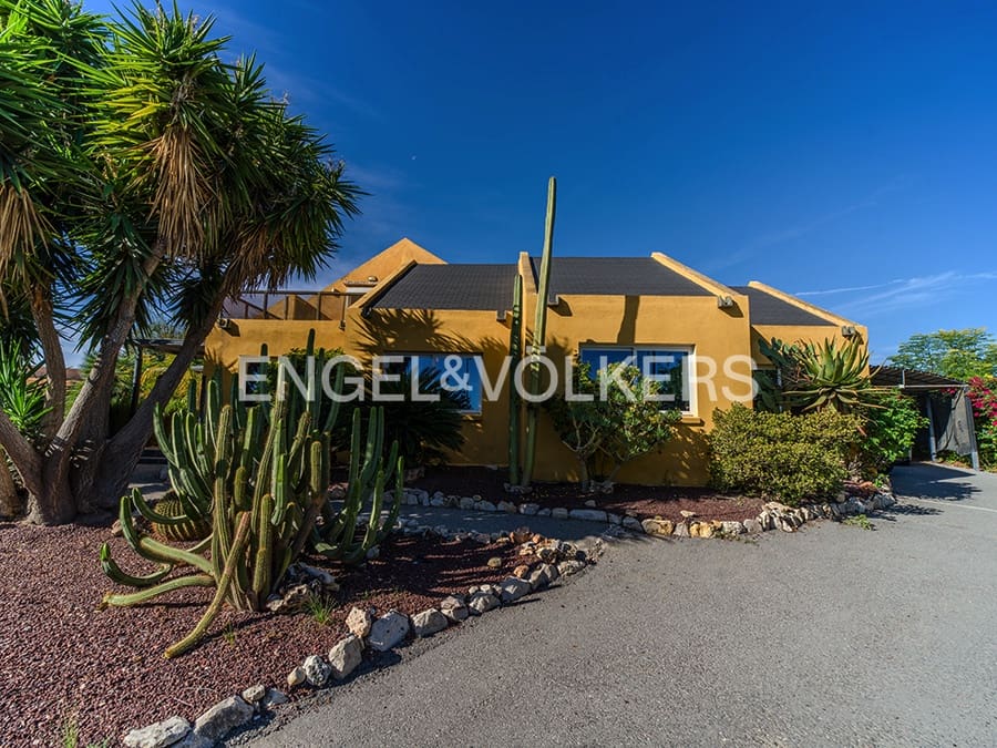 Chalet de 5 habitaciones en Muchamiel / Mutxamel en venta con piscina garaje - 760.000 € (Ref: 9396542)