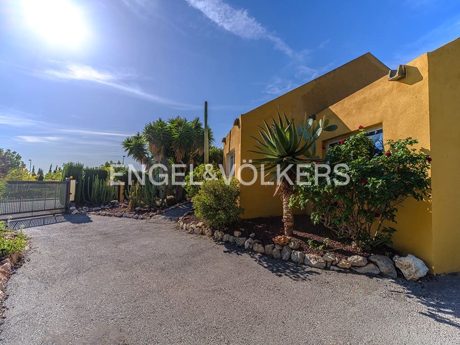 Chalet de 5 habitaciones en Muchamiel / Mutxamel en venta con piscina garaje - 760.000 € (Ref: 9396542)