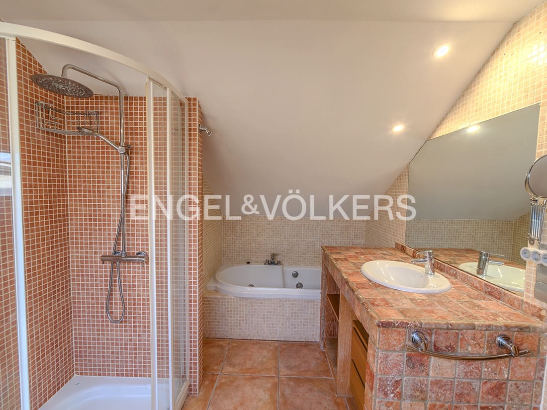 Chalet de 5 habitaciones en Muchamiel / Mutxamel en venta con piscina garaje - 760.000 € (Ref: 9396542)