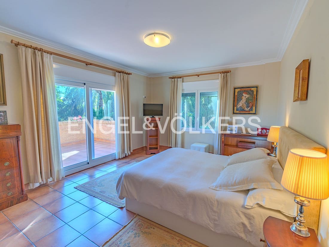 Chalet de 6 habitaciones en Muchamiel / Mutxamel en venta con piscina garaje - 635.000 € (Ref: 9414799)