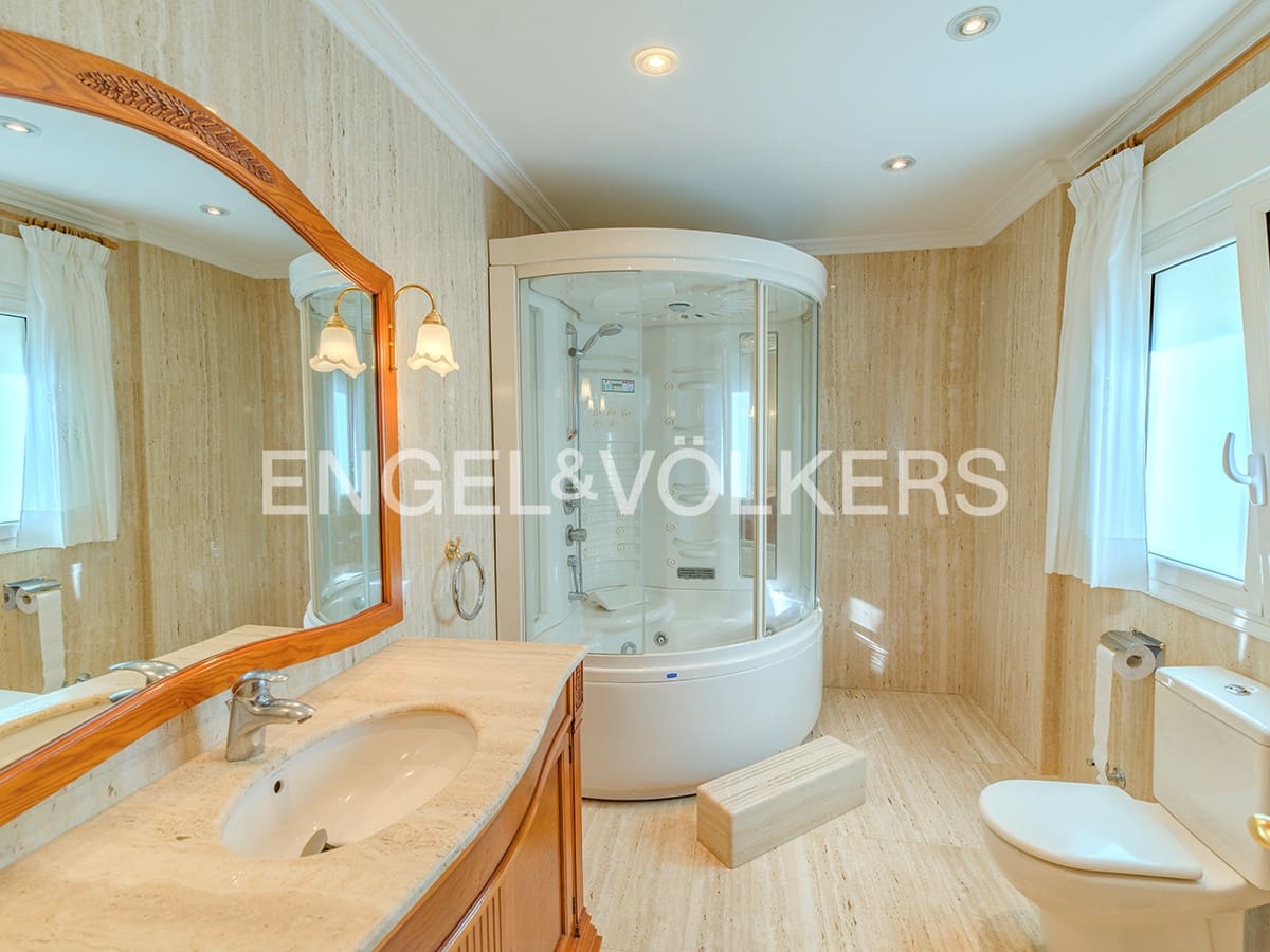 Chalet de 6 habitaciones en Muchamiel / Mutxamel en venta con piscina garaje - 635.000 € (Ref: 9414799)