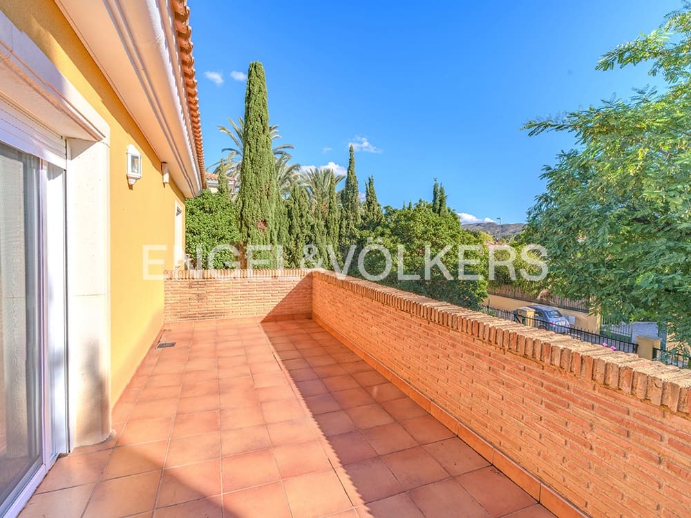 Chalet de 6 habitaciones en Muchamiel / Mutxamel en venta con piscina garaje - 635.000 € (Ref: 9414799)