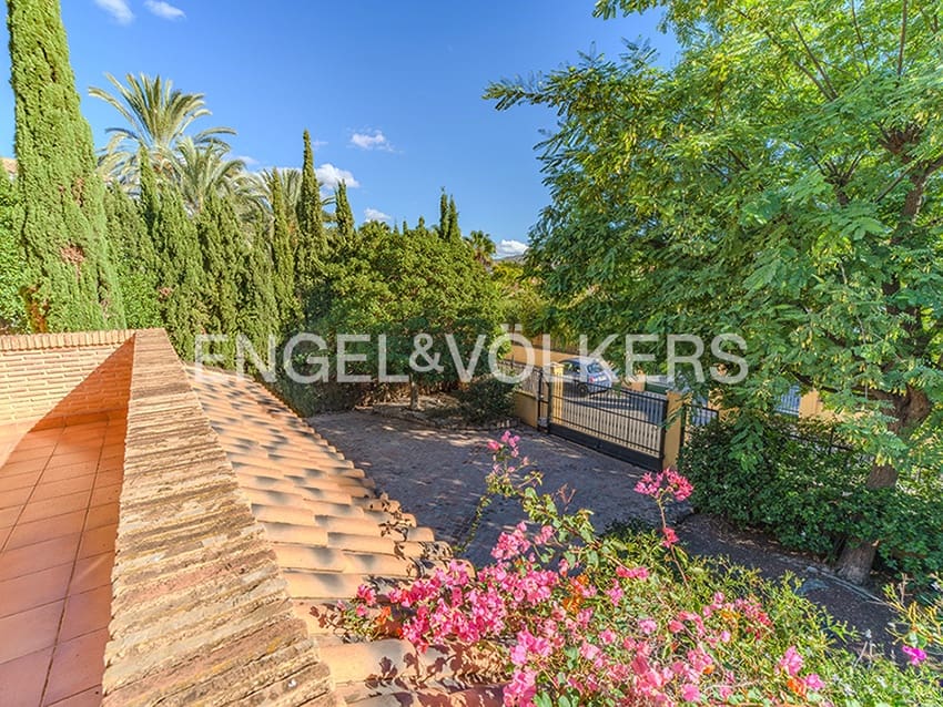 Chalet de 6 habitaciones en Muchamiel / Mutxamel en venta con piscina garaje - 635.000 € (Ref: 9414799)