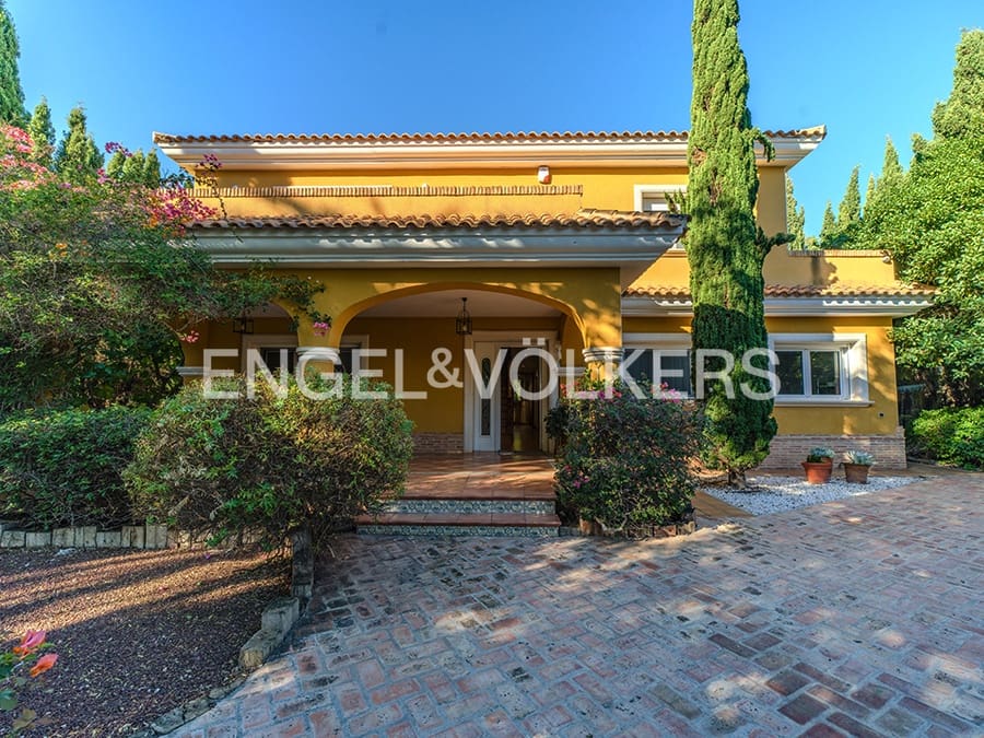 Chalet de 6 habitaciones en Muchamiel / Mutxamel en venta con piscina garaje - 635.000 € (Ref: 9414799)