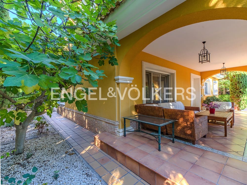 Chalet de 6 habitaciones en Muchamiel / Mutxamel en venta con piscina garaje - 635.000 € (Ref: 9414799)