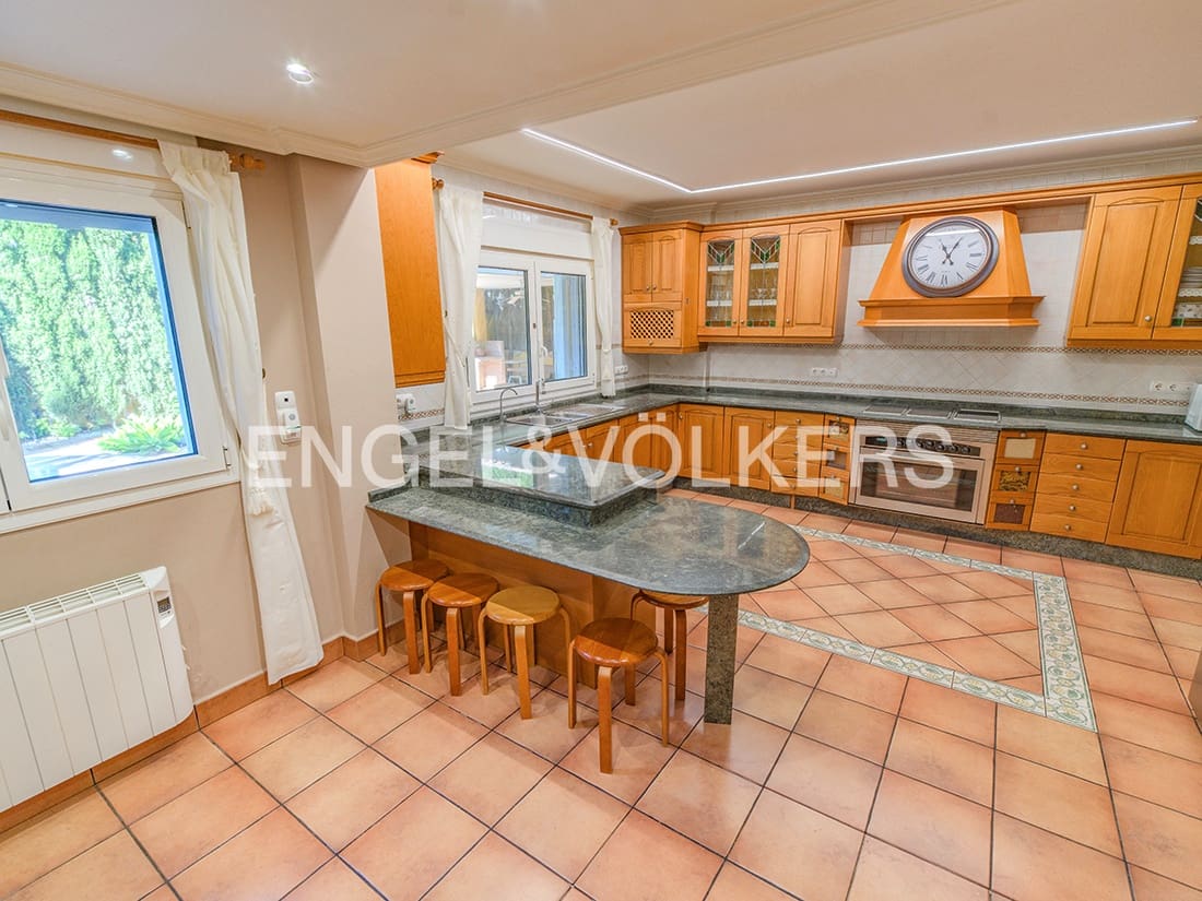 Chalet de 6 habitaciones en Muchamiel / Mutxamel en venta con piscina garaje - 635.000 € (Ref: 9414799)