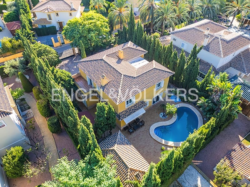 Chalet de 6 habitaciones en Muchamiel / Mutxamel en venta con piscina garaje - 635.000 € (Ref: 9414799)