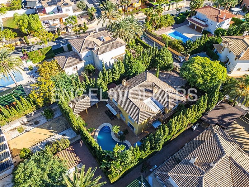 Chalet de 6 habitaciones en Muchamiel / Mutxamel en venta con piscina garaje - 635.000 € (Ref: 9414799)