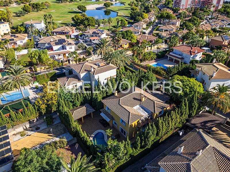 Chalet de 6 habitaciones en Muchamiel / Mutxamel en venta con piscina garaje - 635.000 € (Ref: 9414799)