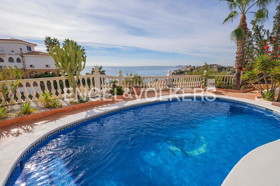 5 sovrum Villa till salu i El Campello med pool garage - 1 150 000 € (Ref: 9428697)