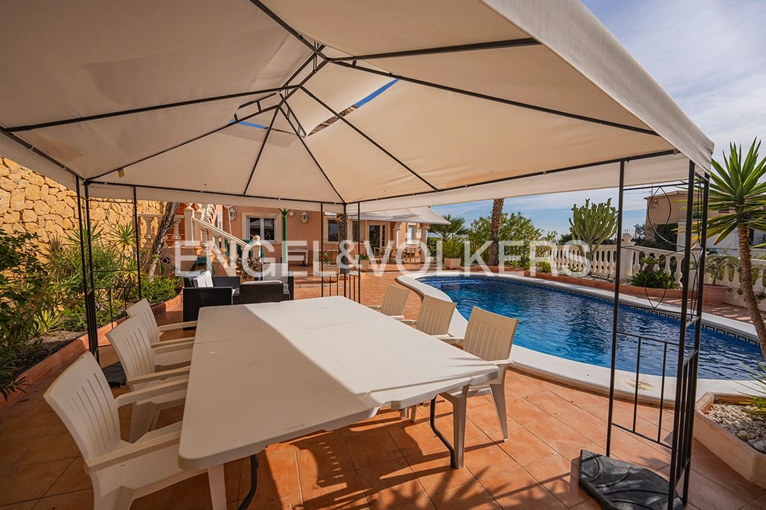 5 sovrum Villa till salu i El Campello med pool garage - 1 150 000 € (Ref: 9428697)