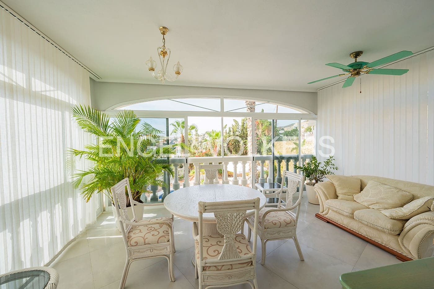 5 sovrum Villa till salu i El Campello med pool garage - 1 150 000 € (Ref: 9428697)