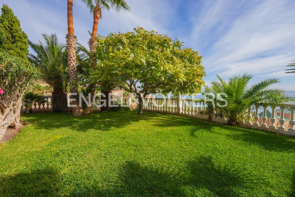 5 sovrum Villa till salu i El Campello med pool garage - 1 150 000 € (Ref: 9428697)