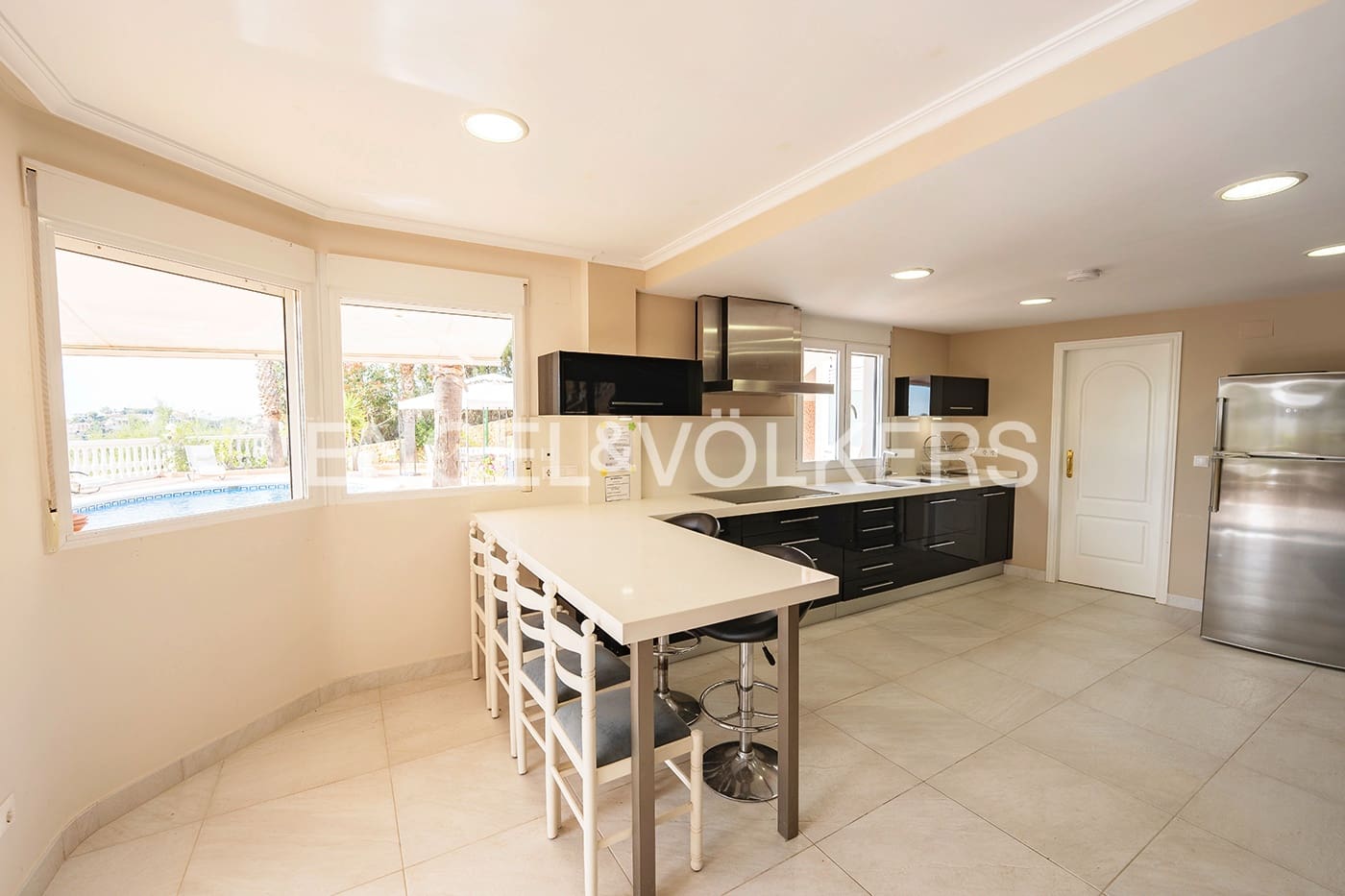 5 sovrum Villa till salu i El Campello med pool garage - 1 150 000 € (Ref: 9428697)