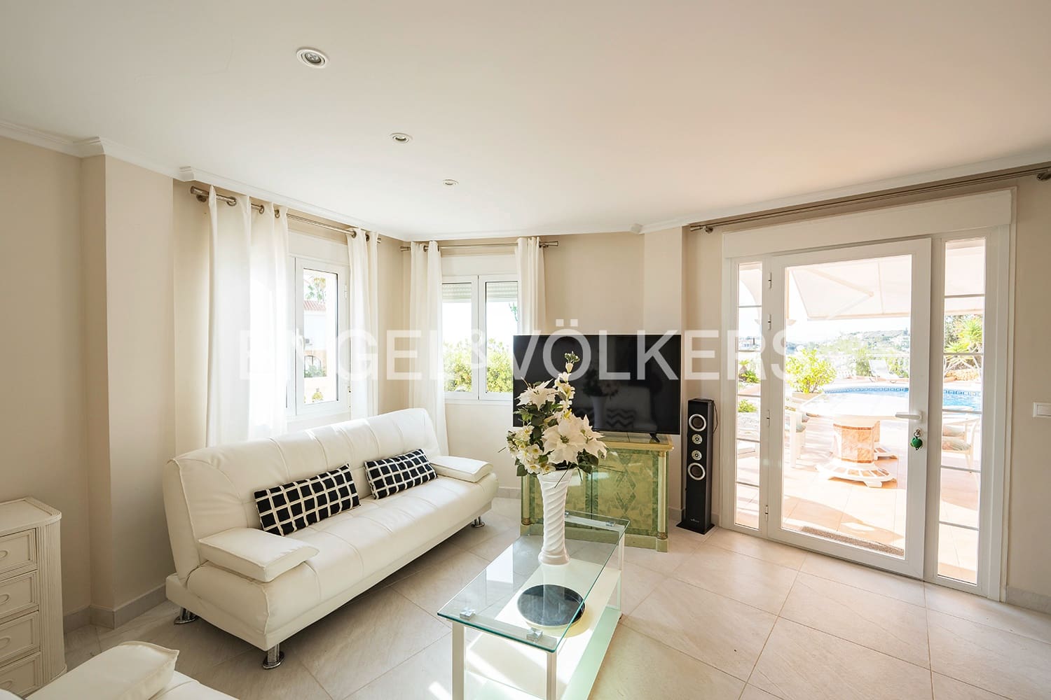 5 sovrum Villa till salu i El Campello med pool garage - 1 150 000 € (Ref: 9428697)