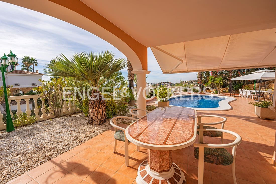 5 sovrum Villa till salu i El Campello med pool garage - 1 150 000 € (Ref: 9428697)