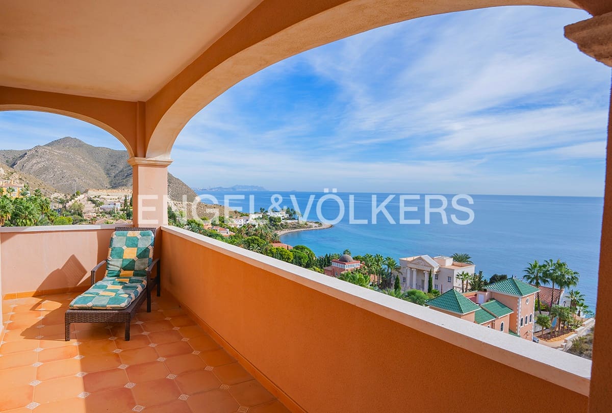 5 sovrum Villa till salu i El Campello med pool garage - 1 150 000 € (Ref: 9428697)