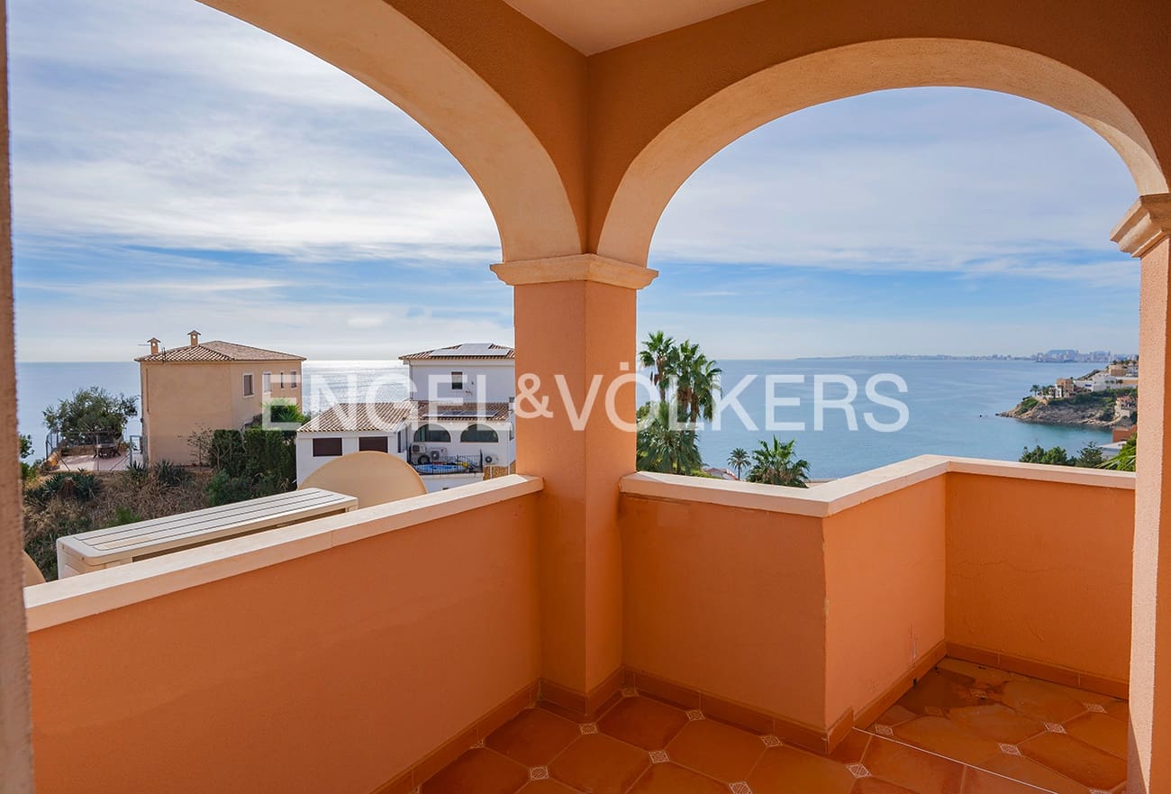 5 sovrum Villa till salu i El Campello med pool garage - 1 150 000 € (Ref: 9428697)