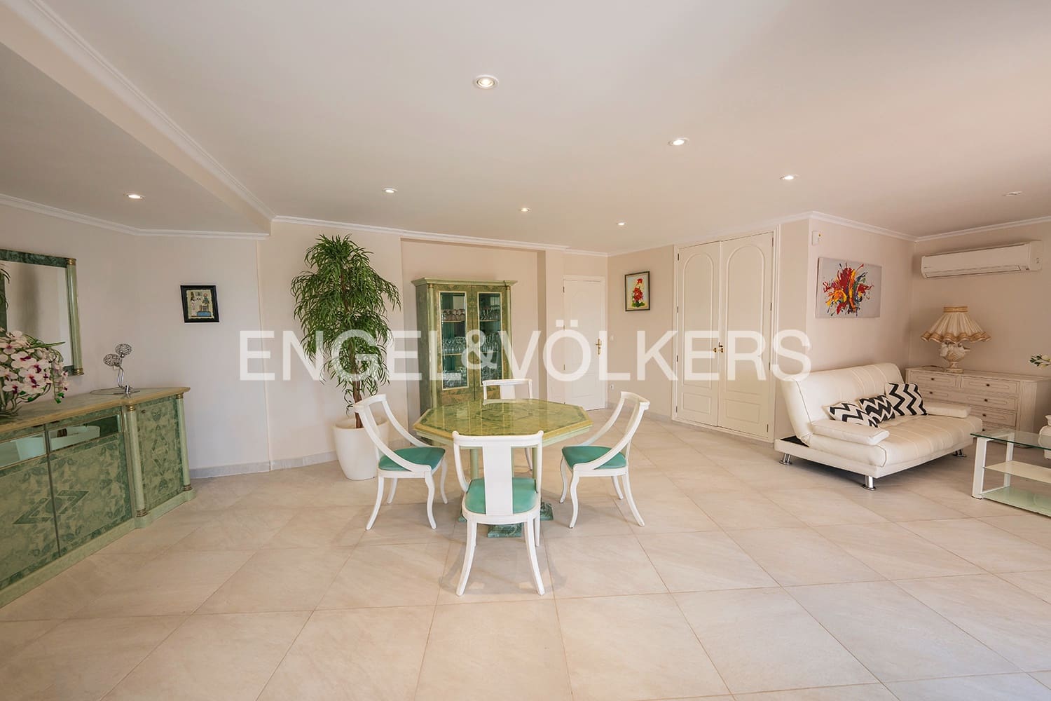 5 sovrum Villa till salu i El Campello med pool garage - 1 150 000 € (Ref: 9428697)