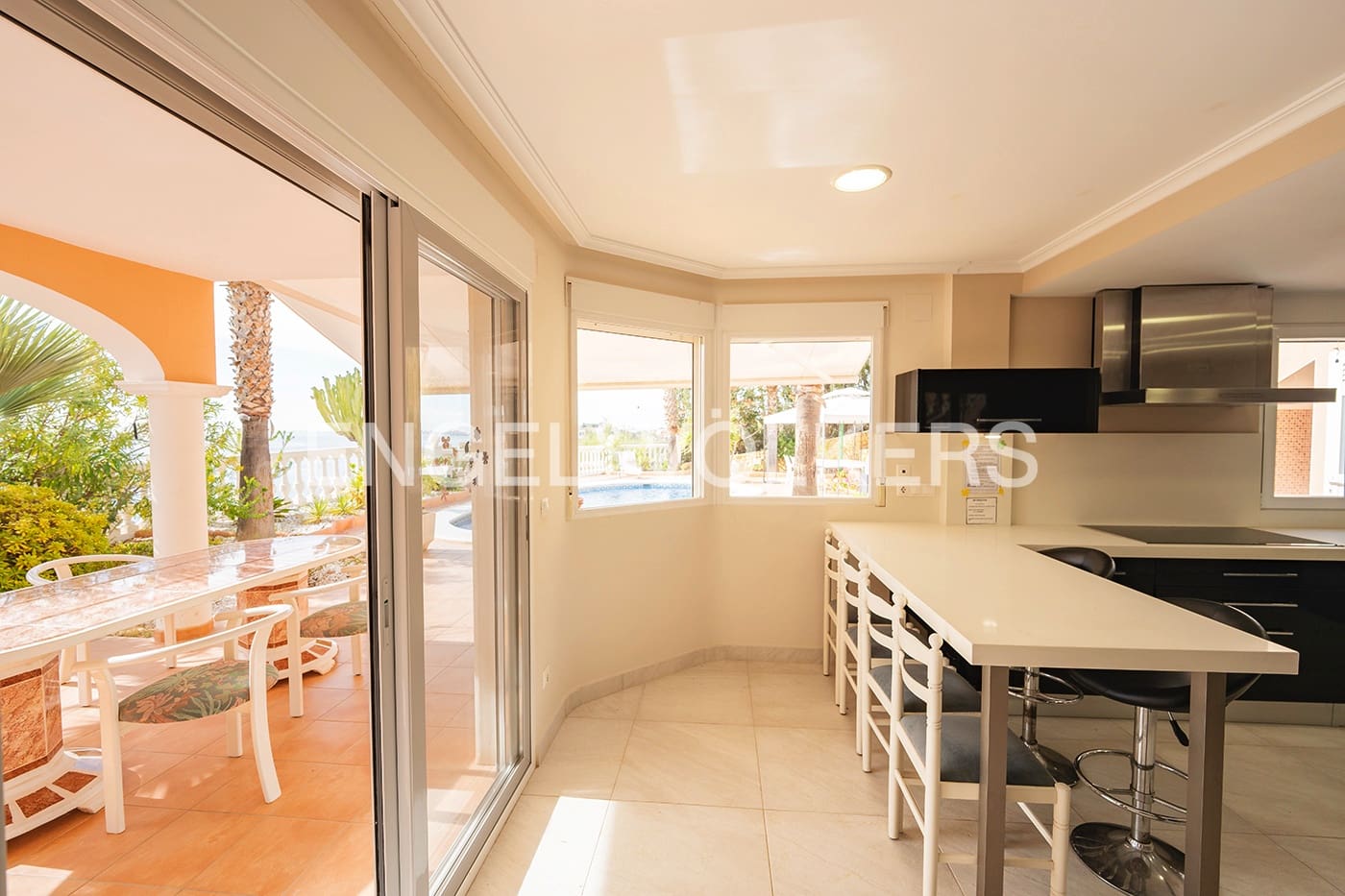 5 sovrum Villa till salu i El Campello med pool garage - 1 150 000 € (Ref: 9428697)