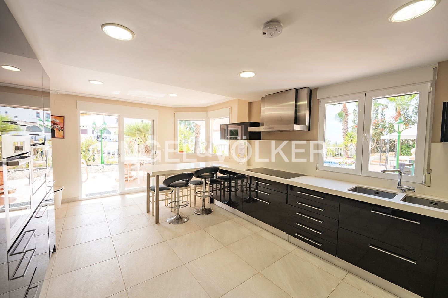 5 sovrum Villa till salu i El Campello med pool garage - 1 150 000 € (Ref: 9428697)