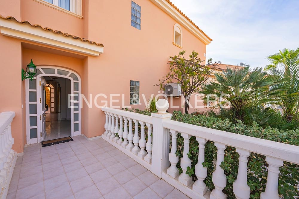 5 sovrum Villa till salu i El Campello med pool garage - 1 150 000 € (Ref: 9428697)