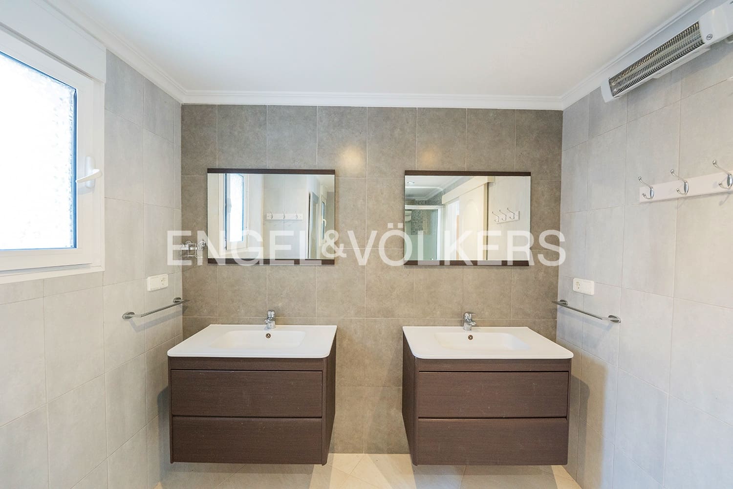 5 sovrum Villa till salu i El Campello med pool garage - 1 150 000 € (Ref: 9428697)