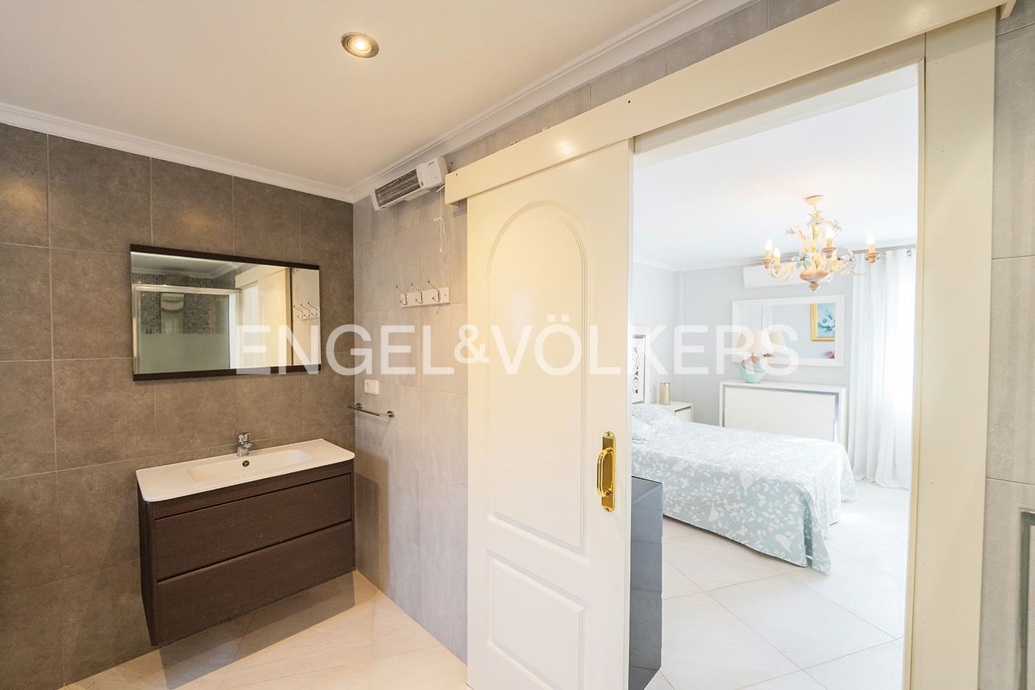 5 sovrum Villa till salu i El Campello med pool garage - 1 150 000 € (Ref: 9428697)