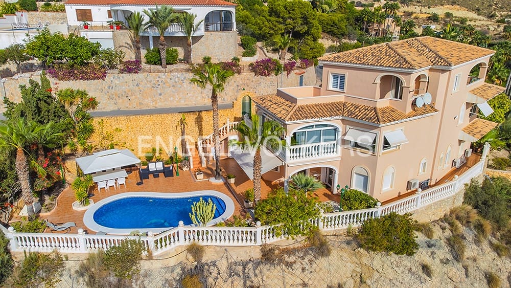 5 sovrum Villa till salu i El Campello med pool garage - 1 150 000 € (Ref: 9428697)