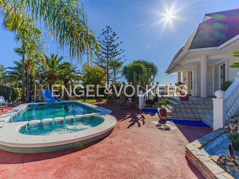 5 chambre Villa/Maison à vendre à San Vicente / Sant Vicent del Raspeig avec piscine garage - 715 000 € (Ref: 9432398)