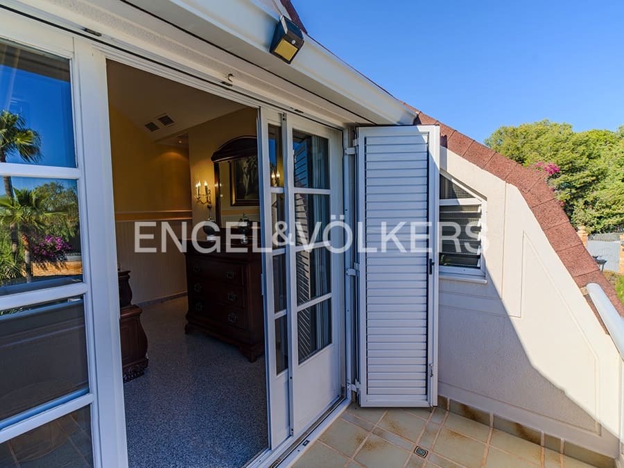 5 chambre Villa/Maison à vendre à San Vicente / Sant Vicent del Raspeig avec piscine garage - 715 000 € (Ref: 9432398)