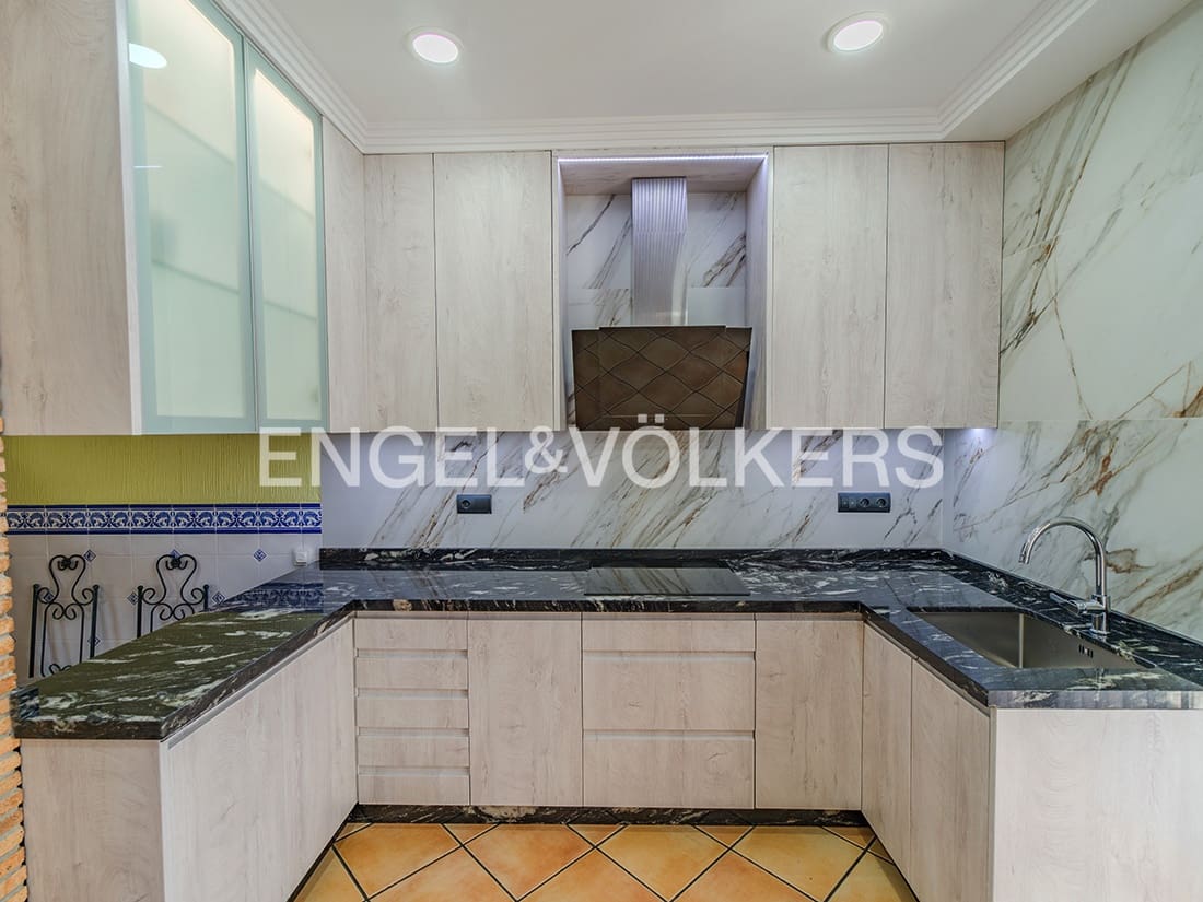 5 chambre Villa/Maison à vendre à San Vicente / Sant Vicent del Raspeig avec piscine garage - 715 000 € (Ref: 9432398)